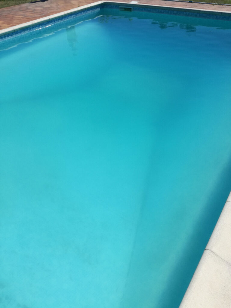 piscina turva